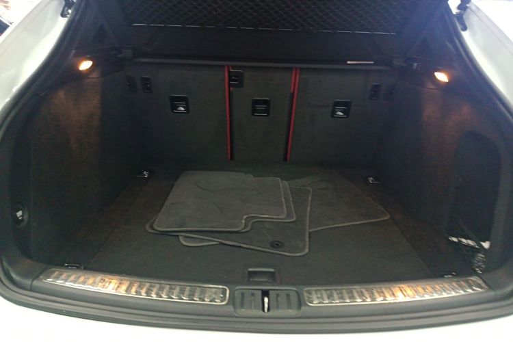 保时捷 2018款 Macan 2.0T机舱底盘23