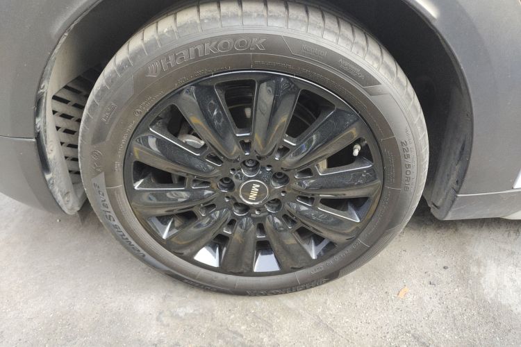 MINI Countryman 2019款 1.5T COOPER ALL4 艺术家周末旅行版车身外观6007