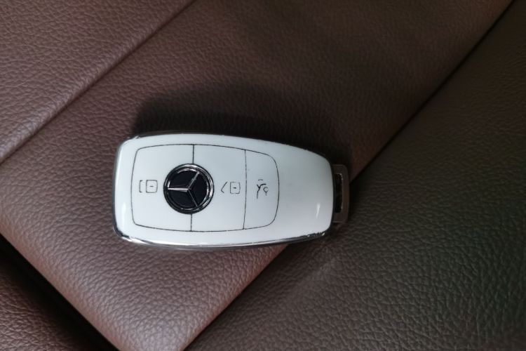 奔驰GLB 2023款 改款 GLB 200 动感型中控内饰11