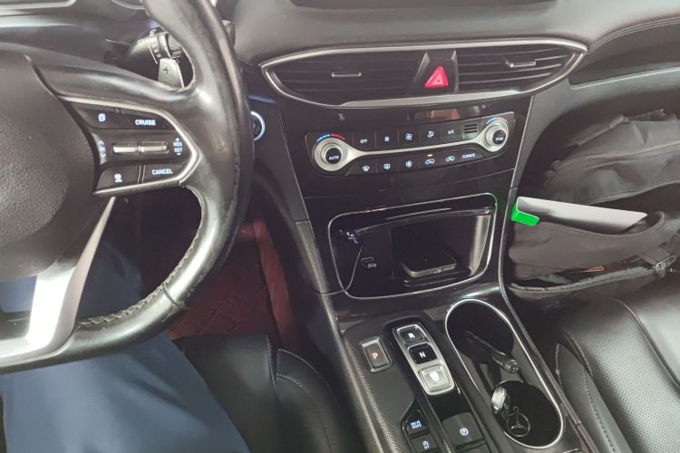 现代 胜达 2019款 380 TGDi DLX 自动两驱智尊版 国VI中控内饰18