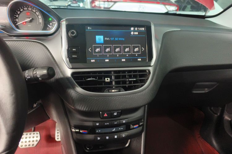 标致2008 2018款 230THP 自动豪华版局部细节16