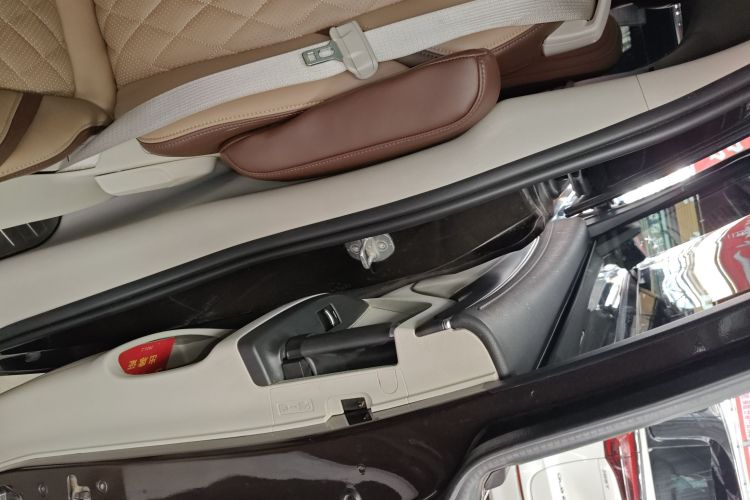 别克GL8 2020款 ES陆尊 653T 舒适型中控内饰49