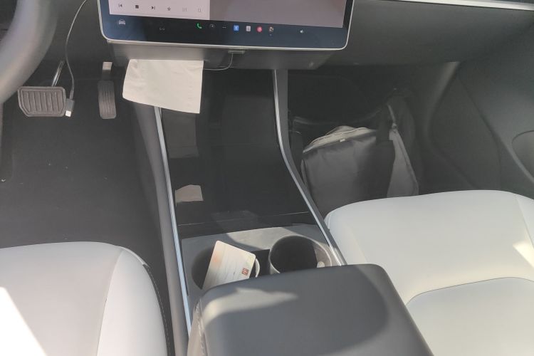 特斯拉 Model 3 2020款 长续航后轮驱动版中控内饰18