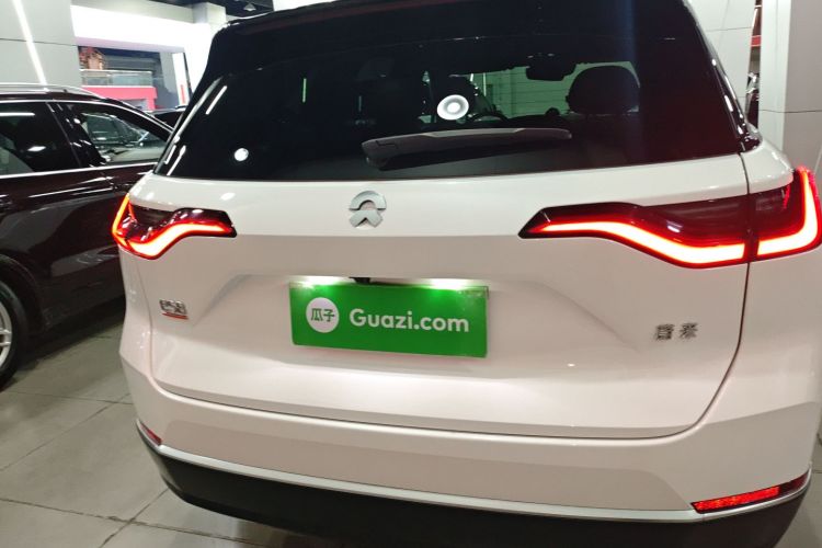 蔚来ES8 2022款 75kWh 六座版车身外观6