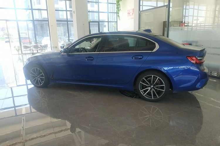 宝马3系 2022款 325Li M运动套装车身外观4
