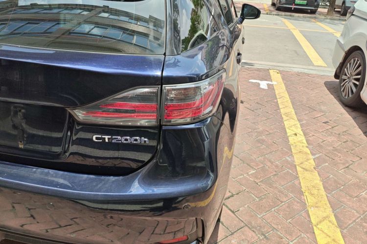 雷克萨斯CT 2014款 CT200h 精英版 单色车身外观9