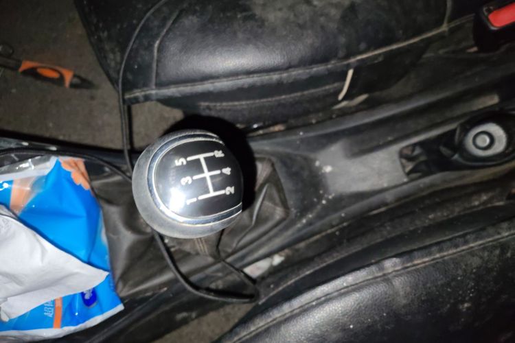 丰田 威驰 2016款 1.5L 手动智臻星耀版中控内饰18