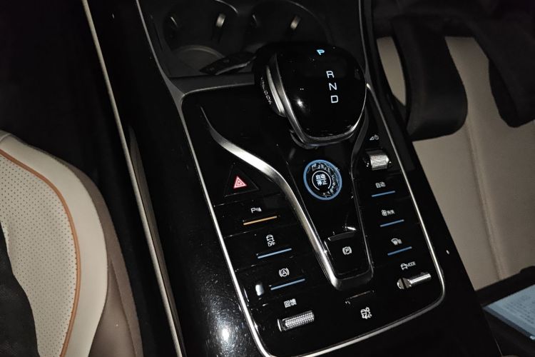 比亚迪 秦PLUS 2024款 荣耀版 EV 420KM领先型局部细节18