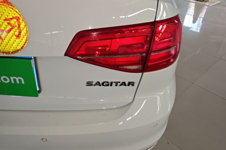 大众 速腾 2018款 1.6L 自动舒适型车身外观9