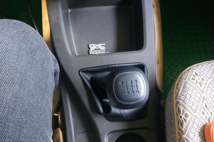 五菱汽车 五菱荣光V 2019款 1.5L标准型国VI LAR中控内饰18