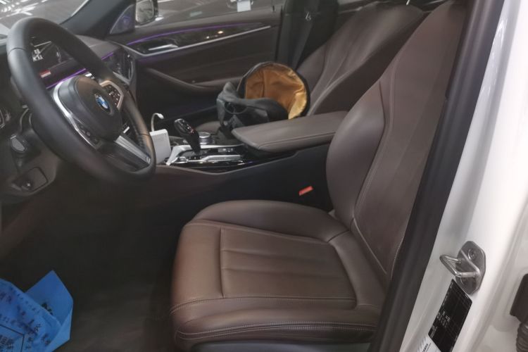 宝马5系 2020款 525Li M运动套装中控内饰19