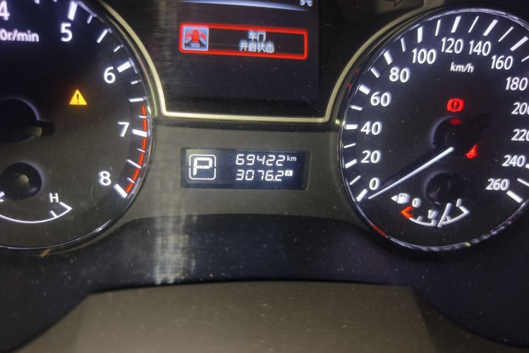 日产 天籁 2016款 改款 2.0L XL舒适版中控内饰15