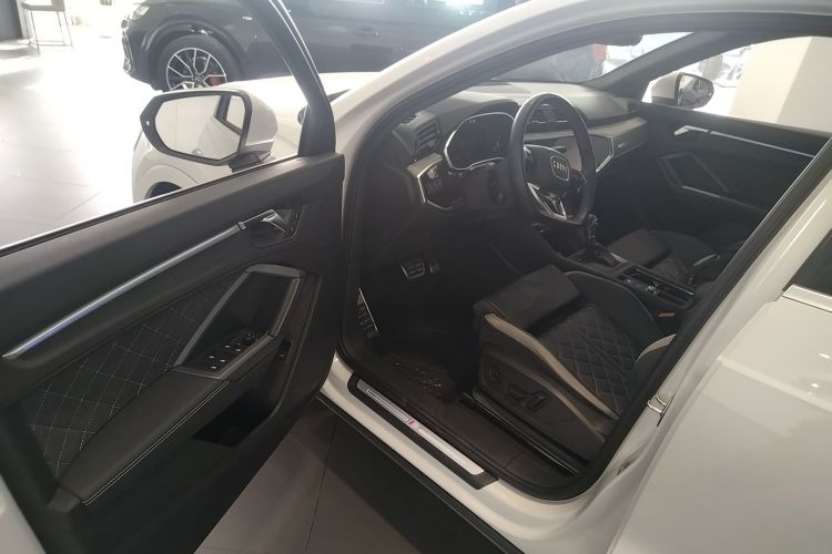 奥迪Q3 2024款 40 TFSI 时尚动感型中控内饰20