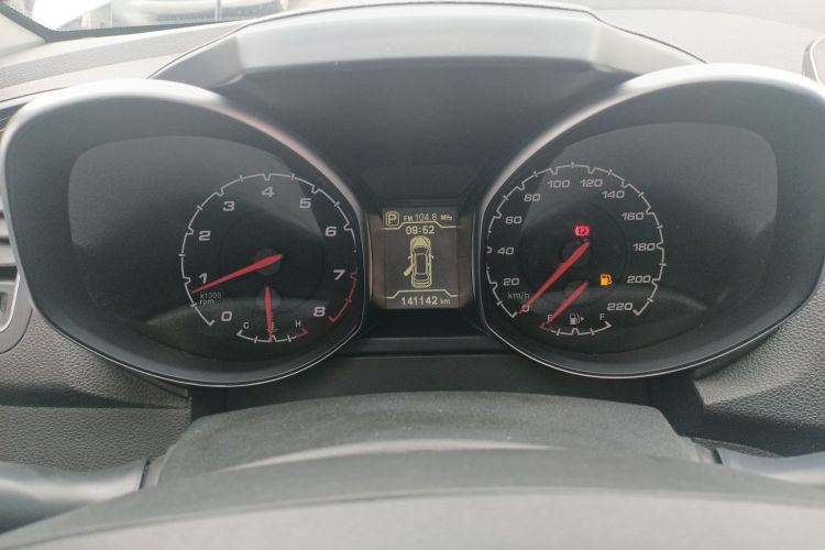 奇瑞 瑞虎5 2014款 2.0L CVT家尊版局部细节14