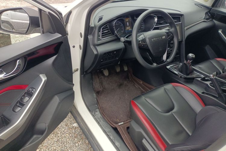 启辰D60 2018款 1.6L 手动智联精英版中控内饰20