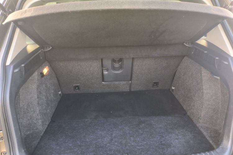 大众 途观 2017款 300TSI 自动两驱丝绸之路风尚版机舱底盘23