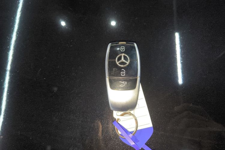 奔驰E级 2019款 E 260 L 运动型中控内饰11