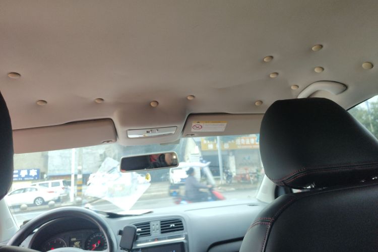 大众 Polo 2016款 1.4L 手动风尚型中控内饰22