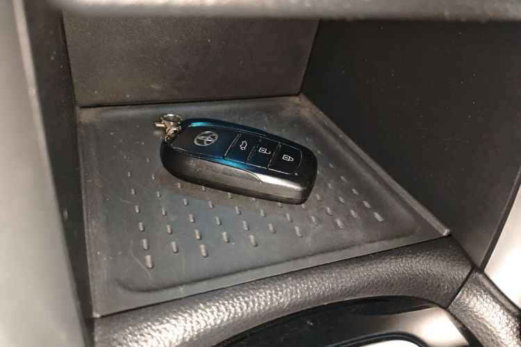 丰田 锋兰达 2022款 2.0L CVT豪华PLUS版中控内饰7001