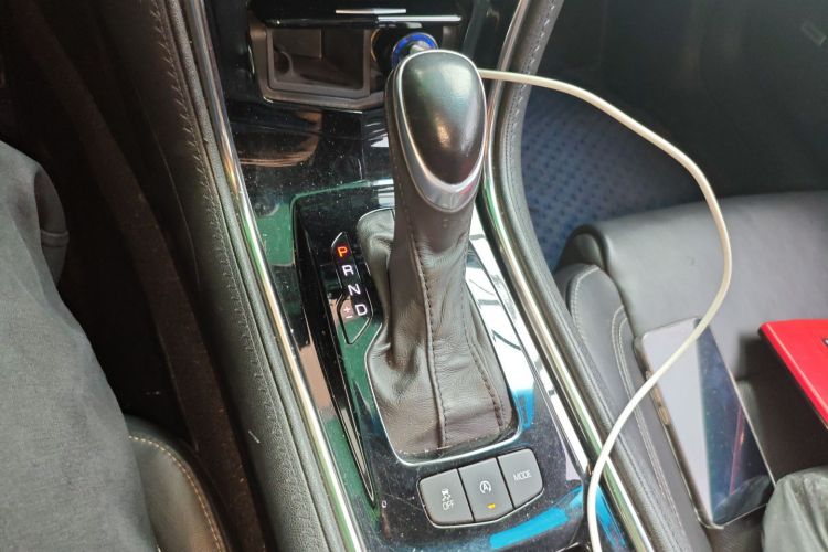 凯迪拉克ATS-L 2017款 28T 时尚型中控内饰18