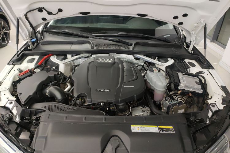 奥迪A4L 2019款 40 TFSI 时尚型 国VI机舱底盘24