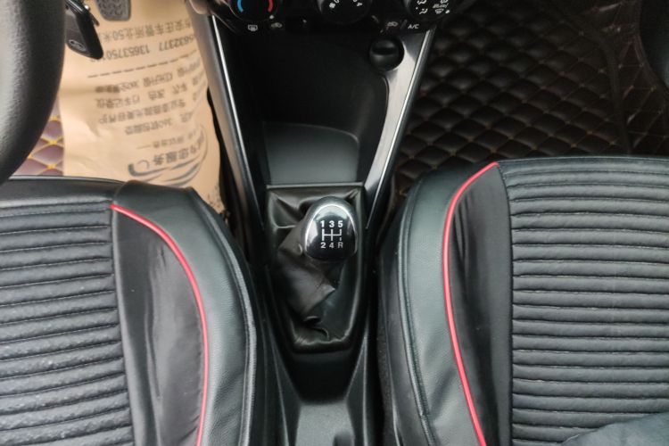 丰田 威驰 2014款 1.3L 手动型尚版中控内饰18