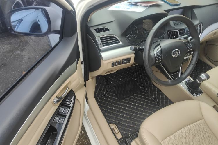 长城C30 2016款 1.5L AMT豪华型中控内饰20