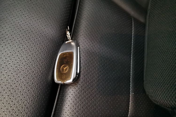 奔驰GLC 2021款 GLC 260 L 4MATIC 动感型中控内饰11