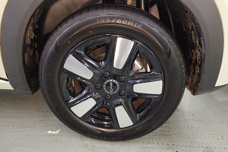 比亚迪 海豚 2025款 智驾版 410km 时尚版车身外观6008