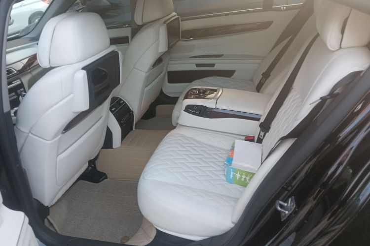 宝马7系 2010款 760Li中控内饰21