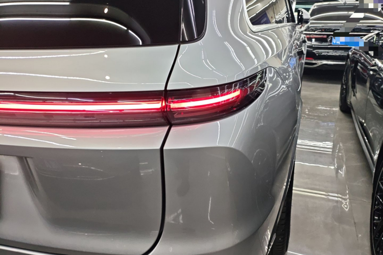 理想汽车 理想L9 2022款 Max车身外观9