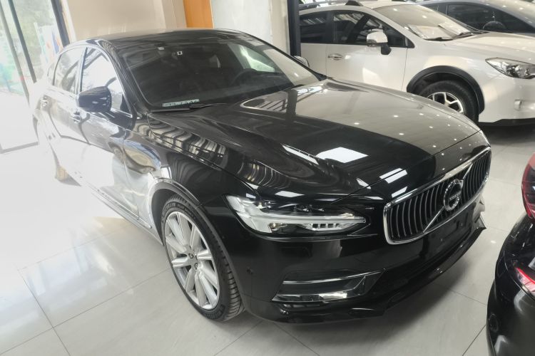 沃尔沃S90 2019款 T5 智雅版车身外观3