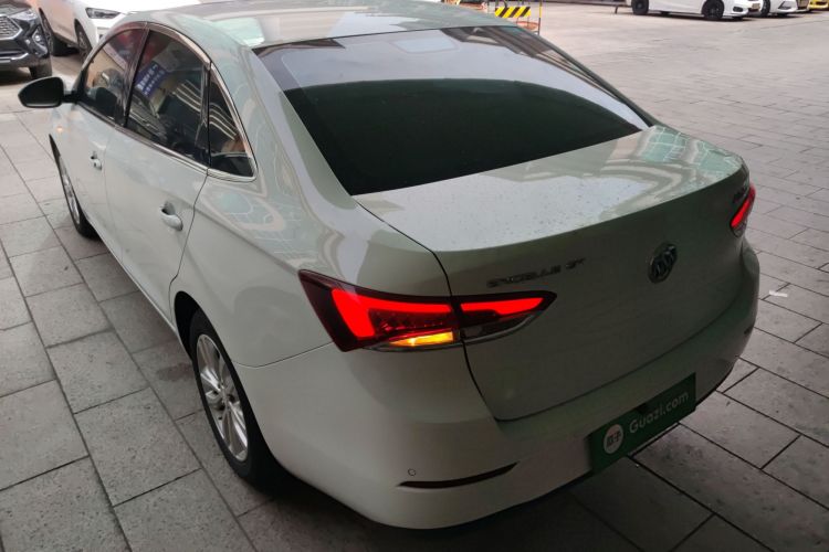 别克 英朗 2021款 改款 典范 1.5L 自动精英型车身外观6003