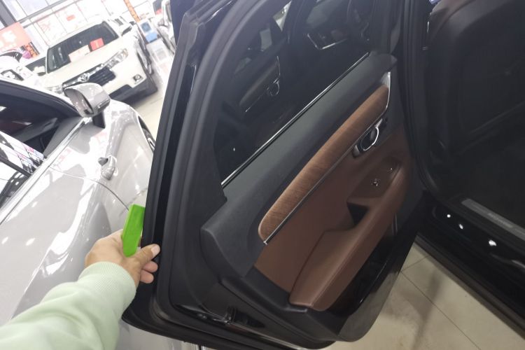 沃尔沃S90新能源 2023款 T8插电式混合动力 四驱长续航智逸豪华版中控内饰7008