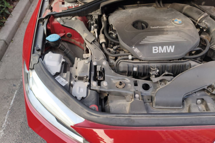 宝马1系 2019款 120i 领先型M运动套装局部细节9006