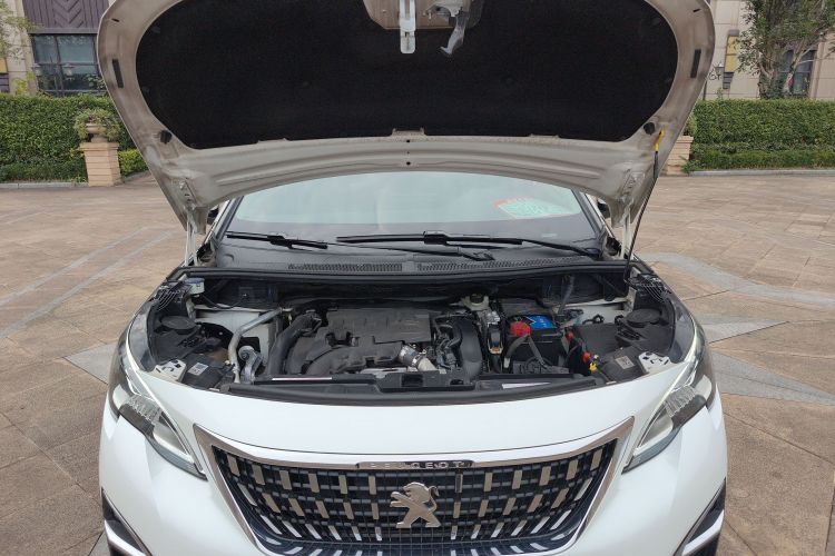 标致4008 2019款 350THP 尝先版机舱底盘24