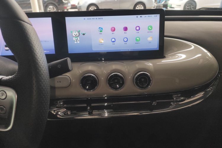 五菱汽车 五菱缤果 2023款 333km 灵犀互联款中控内饰16