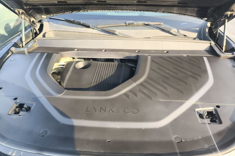 领克900 2025款 1.5T Ultra机舱底盘24