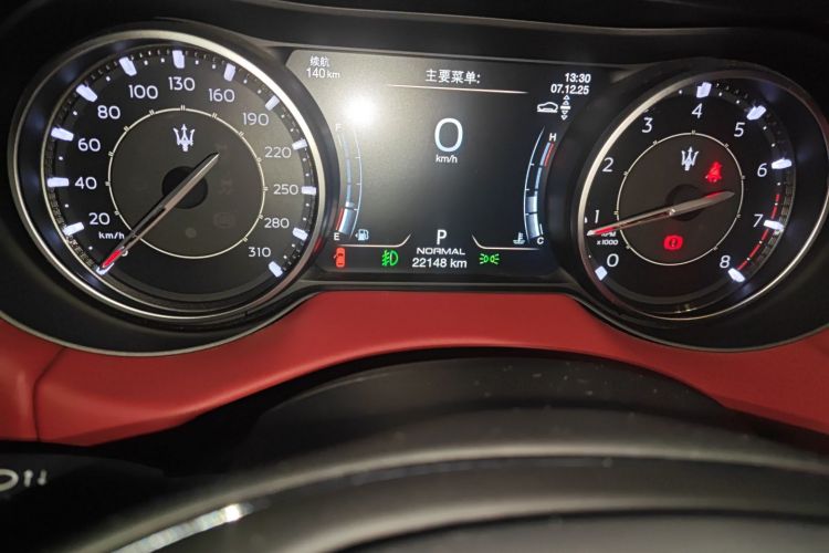 玛莎拉蒂 Levante 2022款 2.0T GT锋芒版中控内饰15