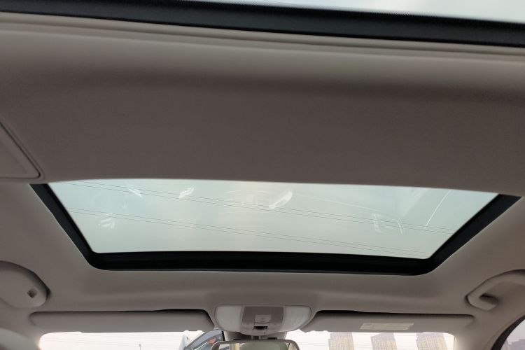 奔驰E级 2014款 E 300 L中控内饰22