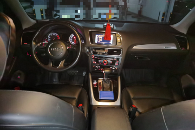奥迪Q5 2013款 40 TFSI 技术型中控内饰7002