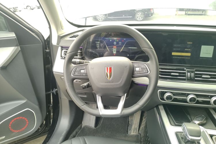 红旗HS5 2025款 2.0T 两驱玄影版中控内饰13