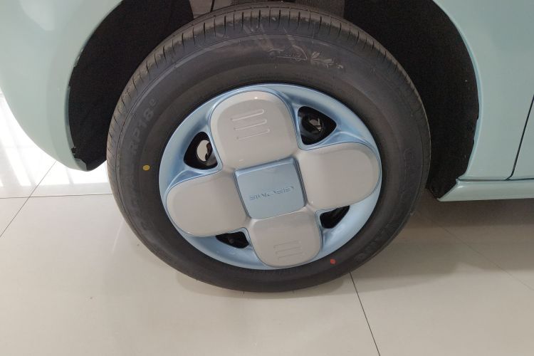 吉利银河 2024款 熊猫mini 200km 耐力熊车身外观6007