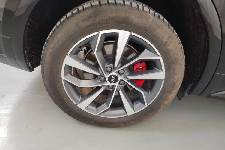 奥迪Q5L 2023款 40T 豪华动感型车身外观6008