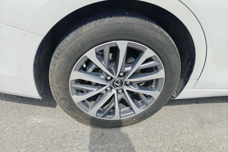 雷克萨斯ES 2023款 200 卓越版车身外观56