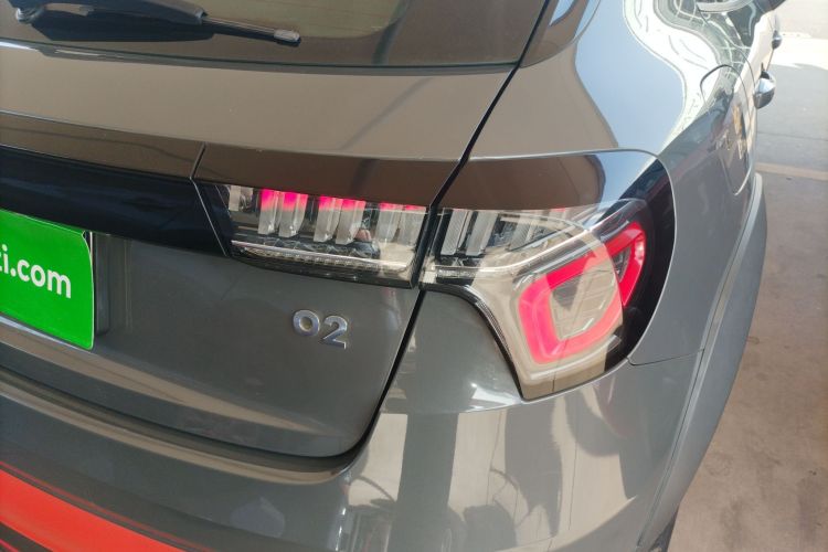 领克02 2018款 1.5T DCT两驱耀版 国V车身外观9