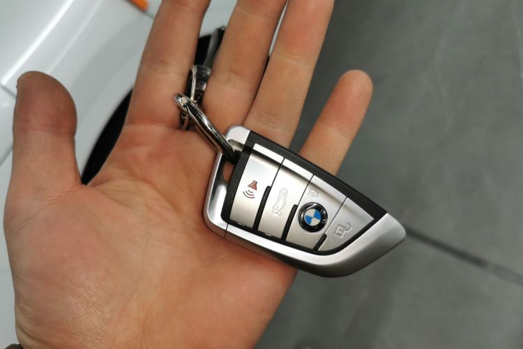 宝马5系 2014款 528Li 领先型中控内饰11