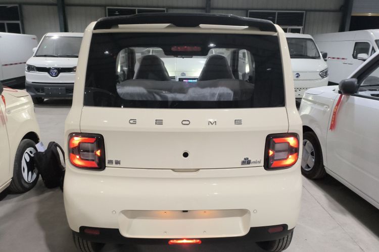 吉利银河 熊猫 2025款 210km 元气熊车身外观6