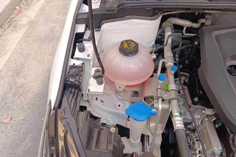 吉利汽车 帝豪 2025款 第4代 1.5L CVT尊贵型局部细节9006