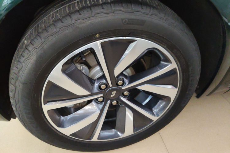 理想汽车 理想ONE 2021款 增程6座版车身外观35